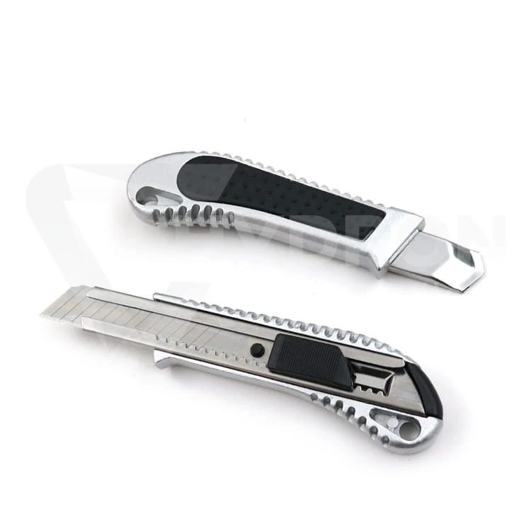 Nóż do tapet metalowy 18mm
