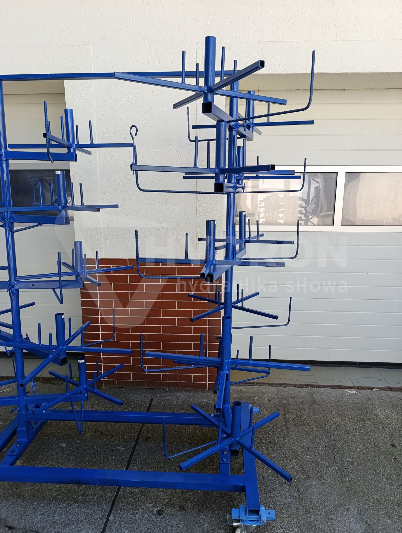 Stojak / regał 20 półkowy na węże hydrauliczne