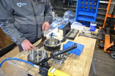 Zakuwarka ręczna do węży hydrauliczny P16HPZ do 1"