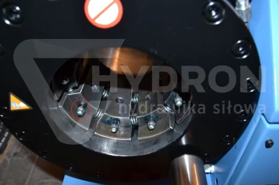 Śruba mocująca do szczęk głównych P32Q/P20Q SAMWAY