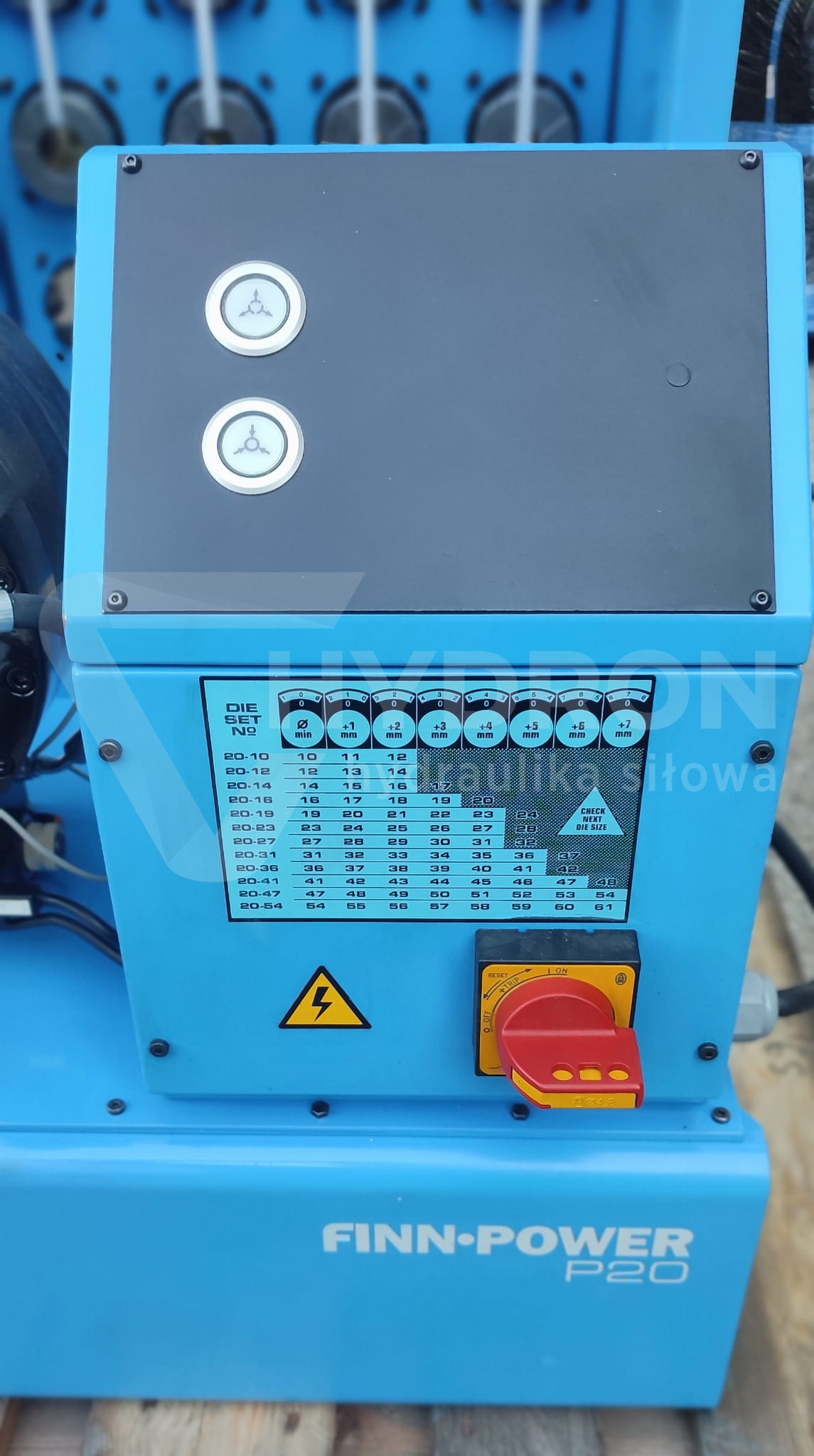 Zakuwarka do węży P20 Finn Power używana !