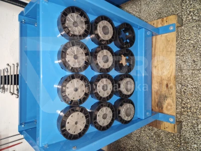 Zakuwarka do węży P20 Finn Power używana !