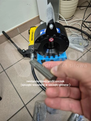 Zakuwarka ręczna do węży hydrauliczny NFF16 1" - ekonomiczna, najtańsza