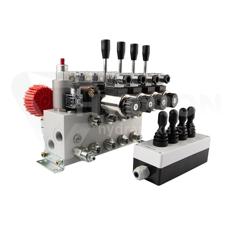 Rozdzielacz hydrauliczny 4 sekcyjny 12V blokowy typu Cetop 3 NG6 z proporcjonalnym regulatorem przepływu w komplecie z panelem sterującym Hydrolider z czterema joystickami, manometrem, wtyczkami elektrycznymi i przyłączami