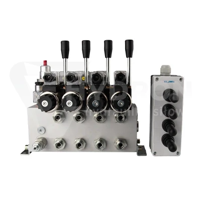 Rozdzielacz hydrauliczny 4 sekcyjny 12V blokowy typu Cetop 3 NG6 z proporcjonalnym regulatorem przepływu w komplecie z panelem sterującym Hydrolider z czterema joystickami, manometrem, wtyczkami elektrycznymi i przyłączami