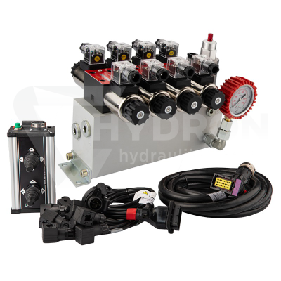 Przejdź do produktu Rozdzielacz hydrauliczny 4 sekcyjny 12V blokowy typu Cetop 3 NG6 z proporcjonalnym regulatorem przepływu w komplecie z panelem sterującym Salvarani z dwoma joystickami, manometrem, wtyczkami elektrycznymi i przyłączami