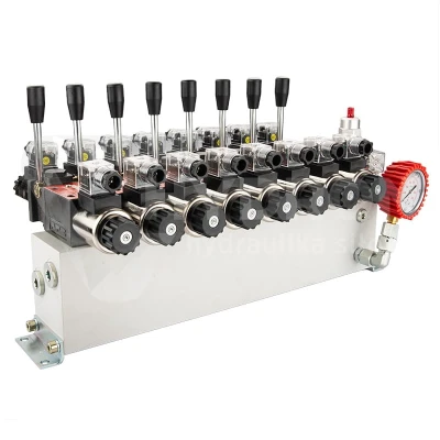 Rozdzielacz hydrauliczny 8 sekcyjny 12V blokowy typu Cetop 3 NG6 z proporcjonalnym regulatorem przepływu w komplecie z manometrem, wtyczkami elektrycznymi i przyłączami