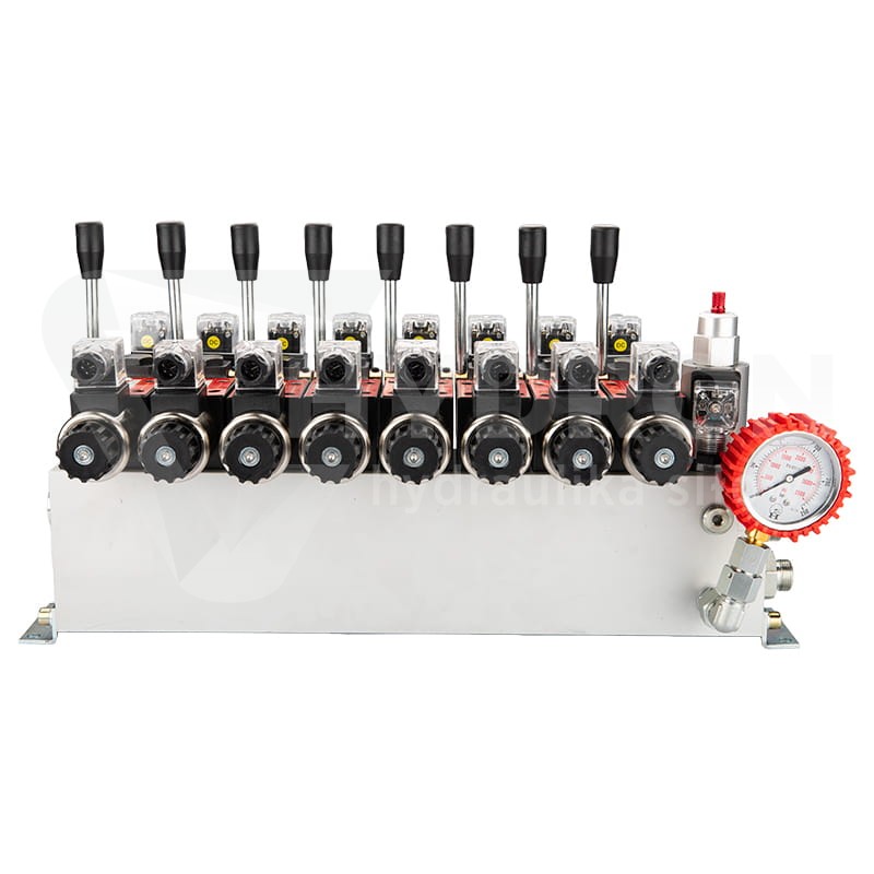 Rozdzielacz hydrauliczny 8 sekcyjny 12V blokowy typu Cetop 3 NG6 z proporcjonalnym regulatorem przepływu w komplecie z manometrem, wtyczkami elektrycznymi i przyłączami