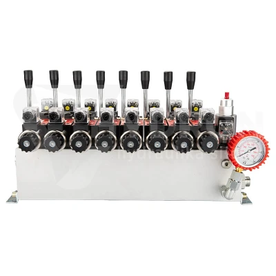 Rozdzielacz hydrauliczny 8 sekcyjny 12V blokowy typu Cetop 3 NG6 z proporcjonalnym regulatorem przepływu w komplecie z manometrem, wtyczkami elektrycznymi i przyłączami