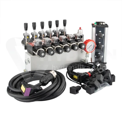 Rozdzielacz hydrauliczny 6 sekcyjny 12V blokowy typu Cetop 3 NG6 z proporcjonalnym regulatorem przepływu w komplecie z panelem sterującym Salvarani z trzema joystickami, manometrem, wtyczkami elektrycznymi i przyłączami