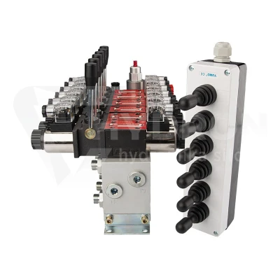Rozdzielacz hydrauliczny 6 sekcyjny 12V blokowy typu Cetop 3 NG6 z proporcjonalnym regulatorem przepływu w komplecie z panelem sterującym Hydrolider z sześcioma joystickami, manometrem, wtyczkami elektrycznymi i przyłączami
