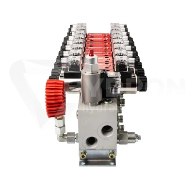 Rozdzielacz hydrauliczny 8 sekcyjny 12V blokowy typu Cetop 3 NG6 z proporcjonalnym regulatorem przepływu w komplecie z manometrem, wtyczkami elektrycznymi i przyłączami