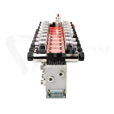 Rozdzielacz hydrauliczny 8 sekcyjny 12V blokowy typu Cetop 3 NG6 z proporcjonalnym regulatorem przepływu w komplecie z manometrem, wtyczkami elektrycznymi i przyłączami