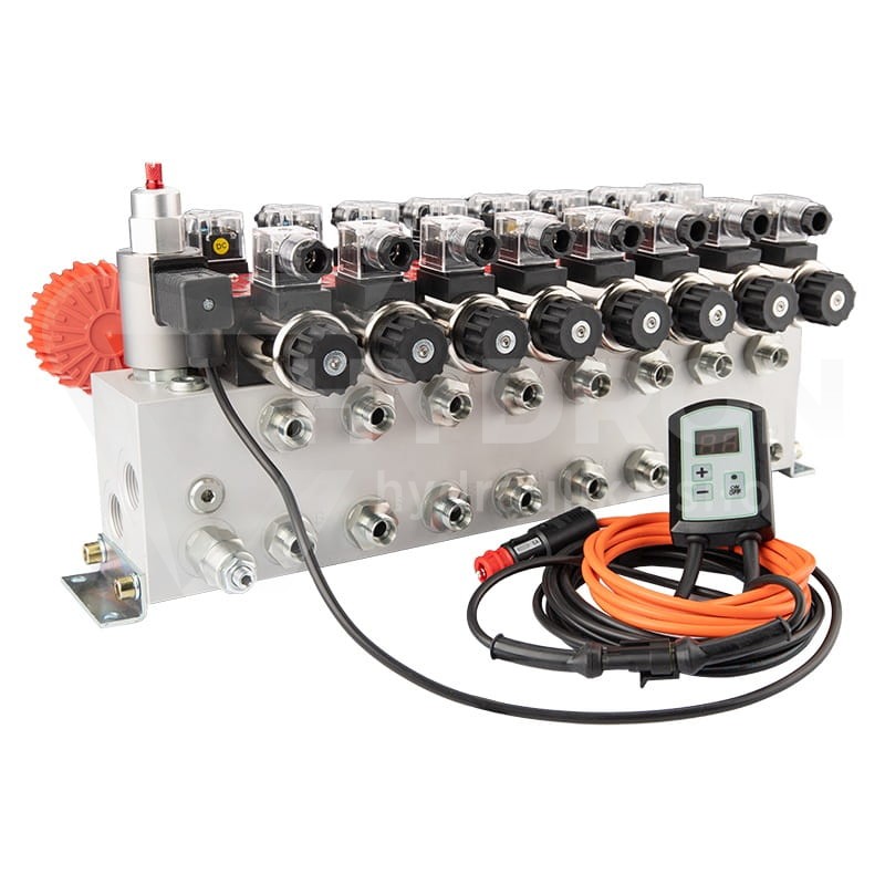 Rozdzielacz hydrauliczny 8 sekcyjny 12V blokowy typu Cetop 3 NG6 z proporcjonalnym regulatorem przepływu w komplecie ze sterownikiem zaworu proporcjonalnego ARPWM, manometrem, wtyczkami elektrycznymi i przyłączami