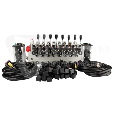 Rozdzielacz hydrauliczny 8 sekcyjny 12V blokowy typu Cetop 3 NG6 z  proporcjonalnym regulatorem przepływu w komplecie z dwoma panelami sterującymi Salvarani z dwoma joystickami, manometrem, wtyczkami elektrycznymi i przyłączami