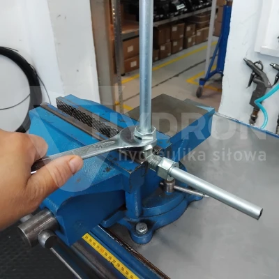 Kolanko BB 90° M10x1 05L