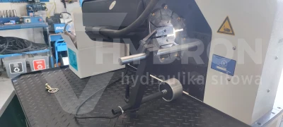Zakuwarka cyfrowa do węży FP145T ( do 4") SAMWAY ze zderzakiem do seryjnej produkcji