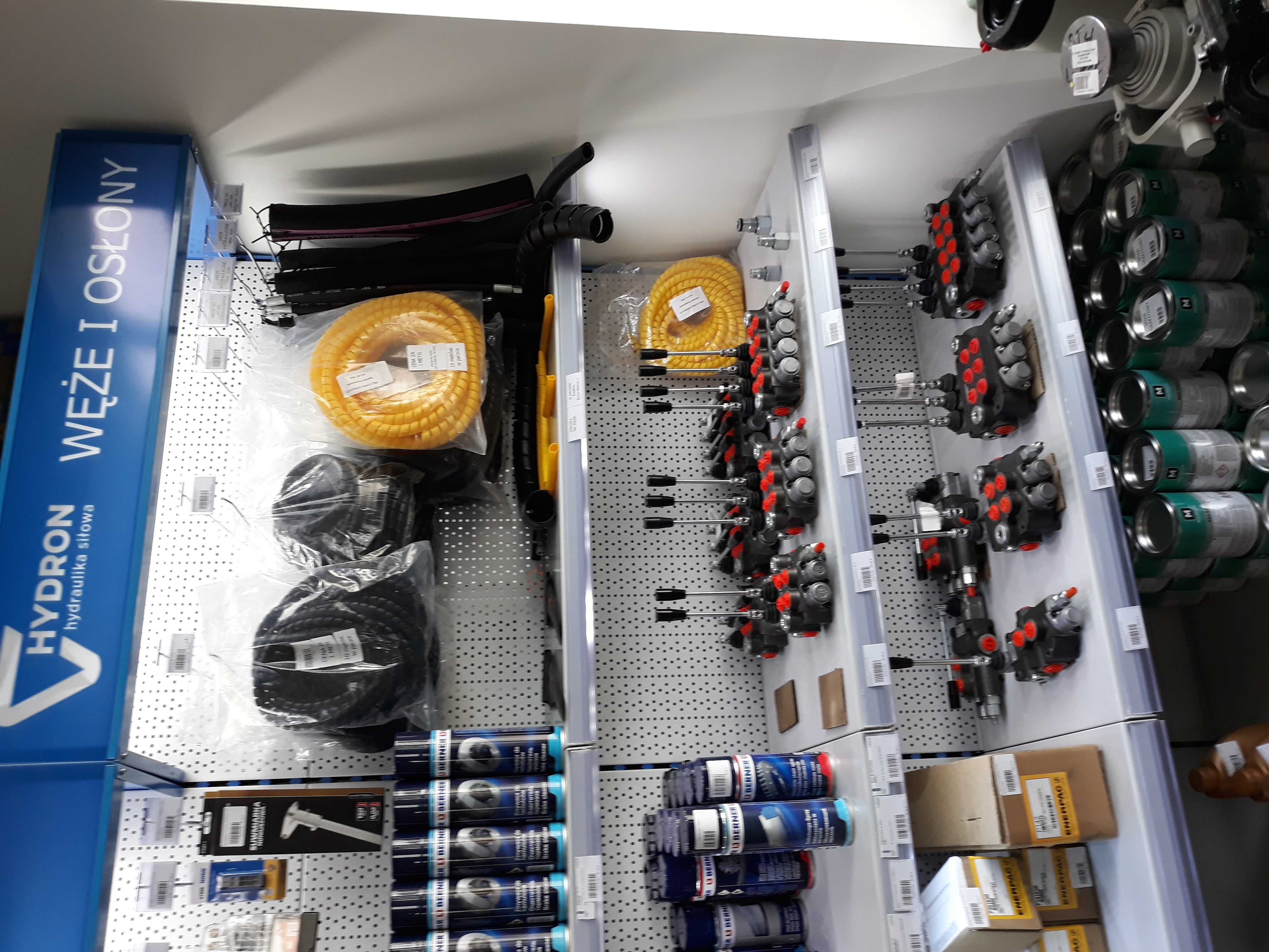 Węże hydrauliczne i rozdzielacze