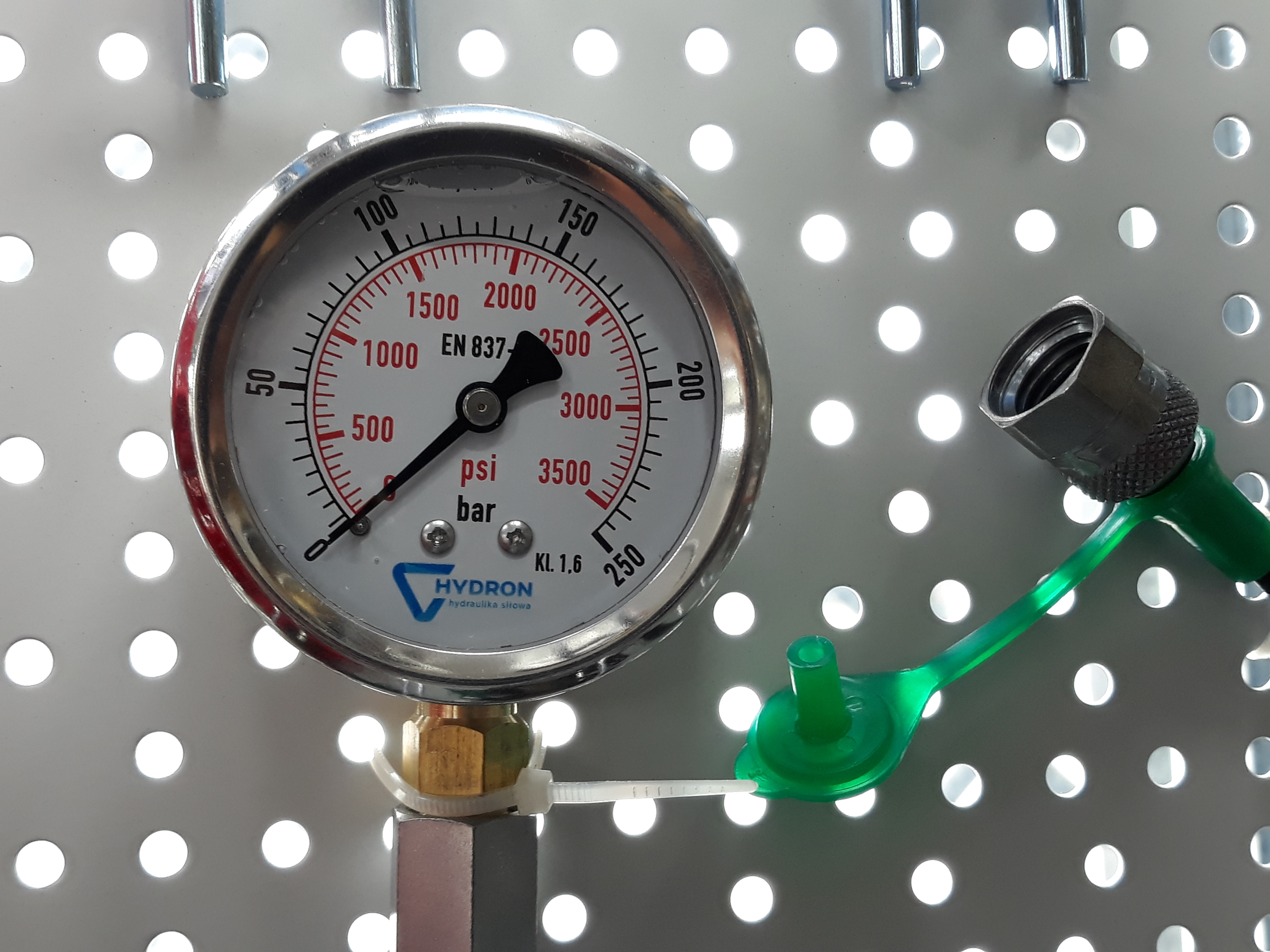 Maksymalne ciśnienie pracy końcówek i złączek hydraulicznych