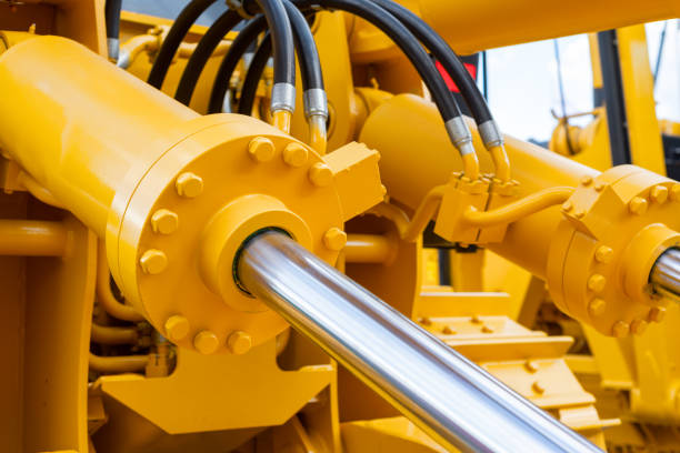 Układy hydrauliki siłowej w maszynach budowlanych - jak działają?