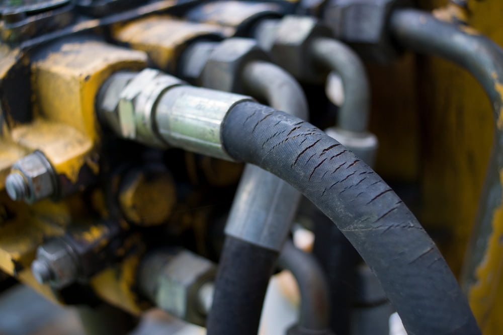 Żywotność przewodów hydraulicznych – od czego zależy?