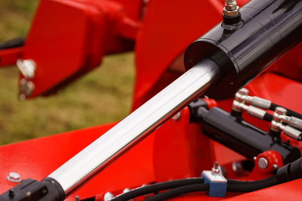 Skok siłownika hydraulicznego – czym jest i jak go obliczać?
