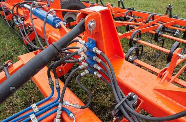 Hydraulika siłowa w rolnictwie – typowe zastosowania i dobór elementów