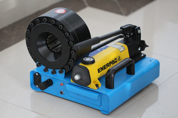 Instrukcja obsługi ręcznej zakuwarki do węży hydraulicznych P16HP